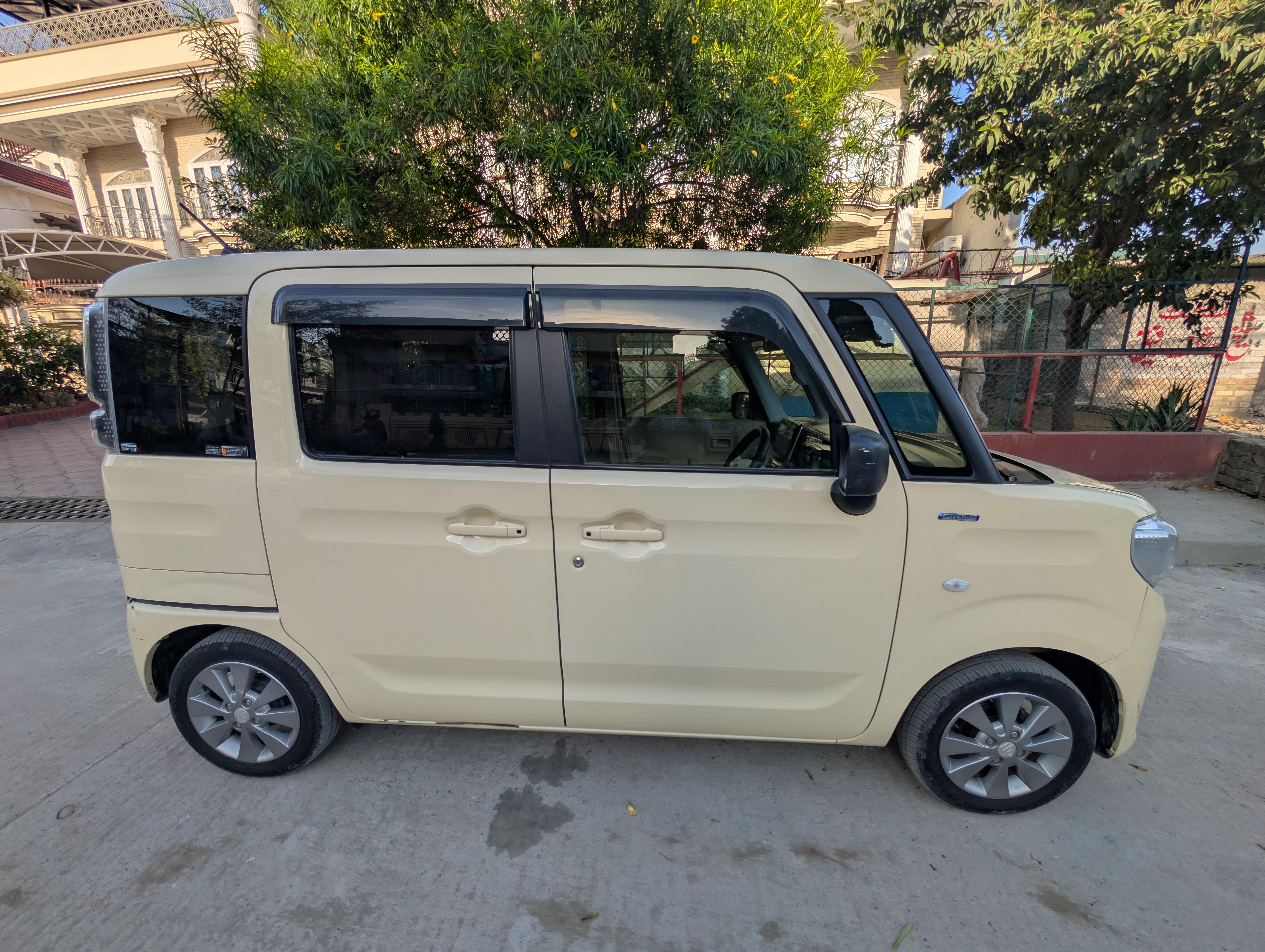 Suzuki Spacia X