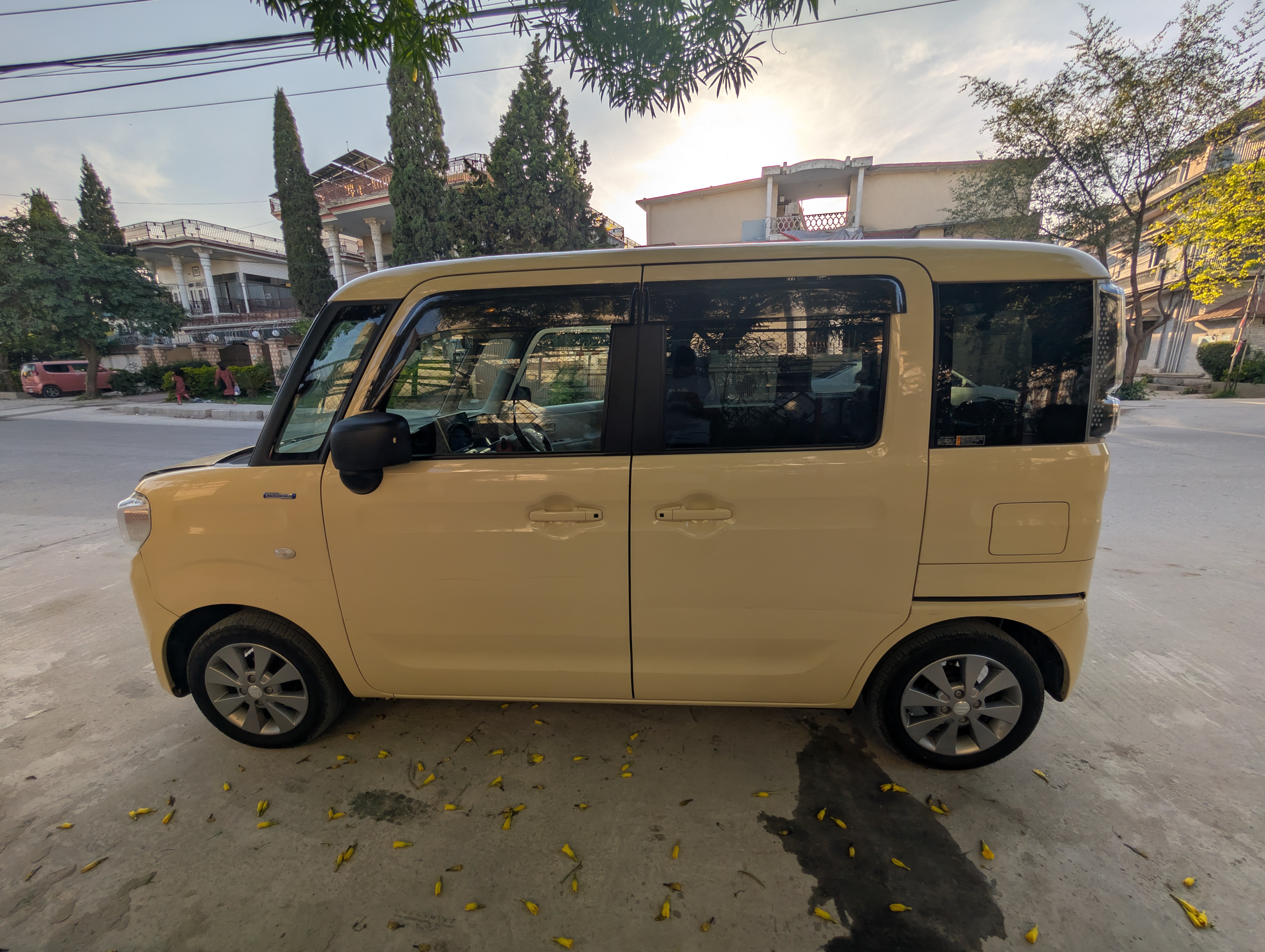 Suzuki Spacia X