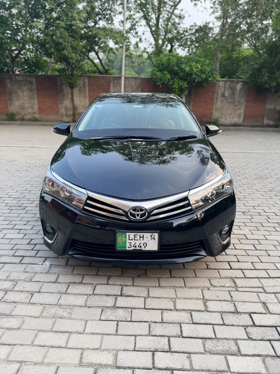Toyota Corolla Altis X CVT-i 1.8 2014
