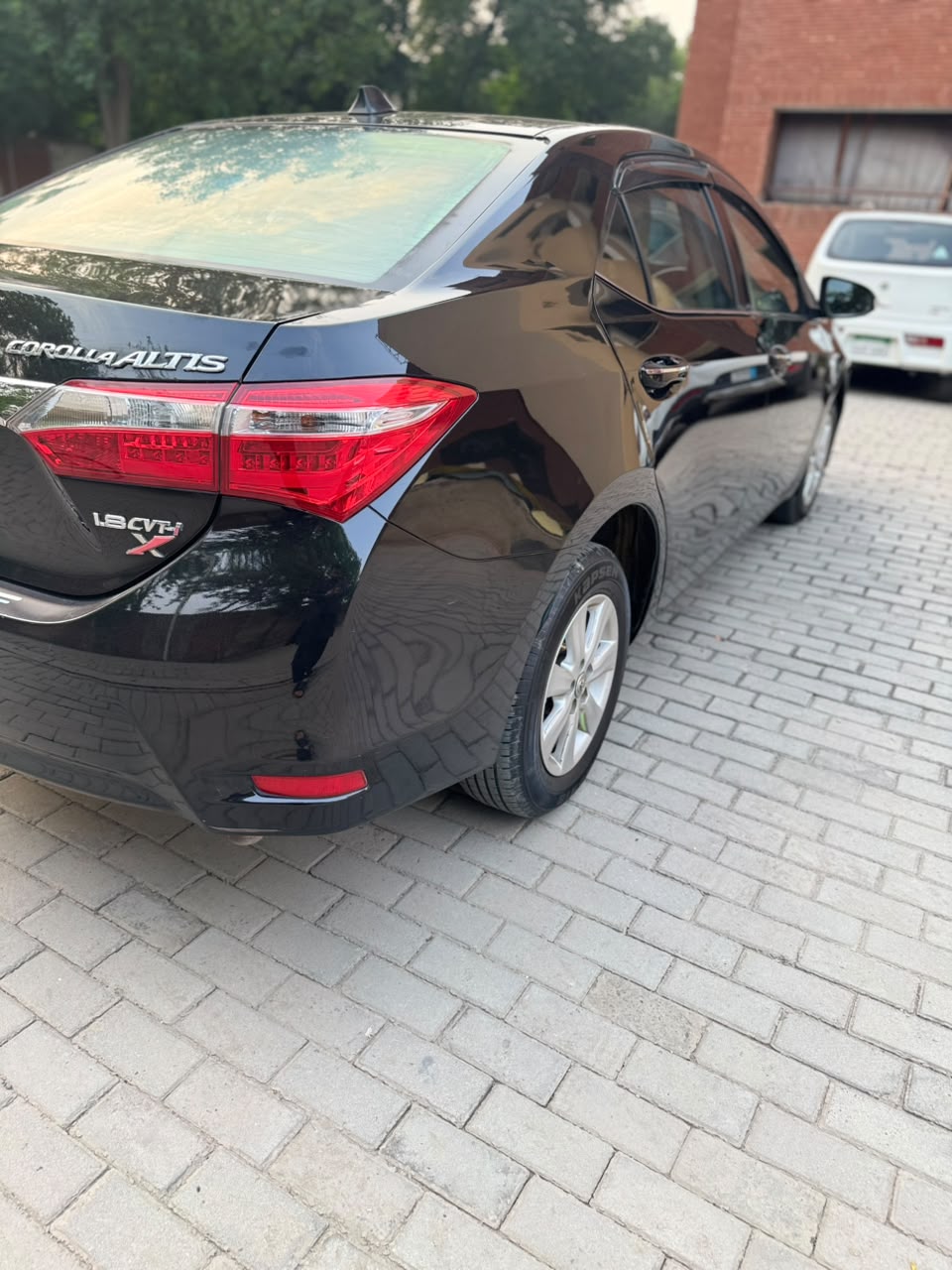 Toyota Corolla Altis X CVT-i 1.8 2014
