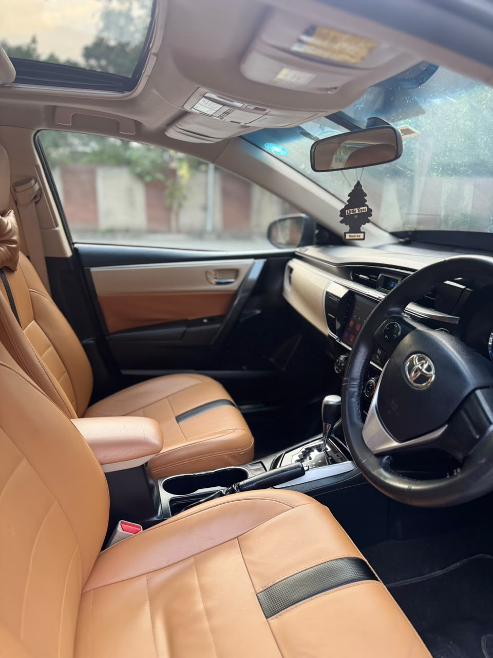 Toyota Corolla Altis X CVT-i 1.8 2014